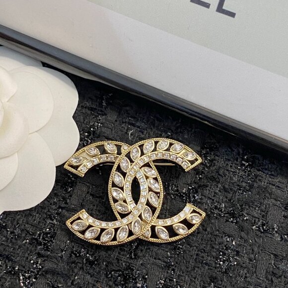 CHANEL Gold and Diamond Brooch - Picture 2 of 8
